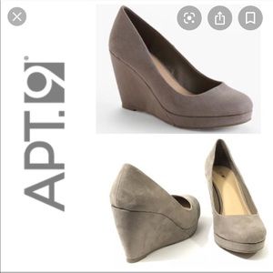Apt. 9 Kensington platform wedge taupe size 9